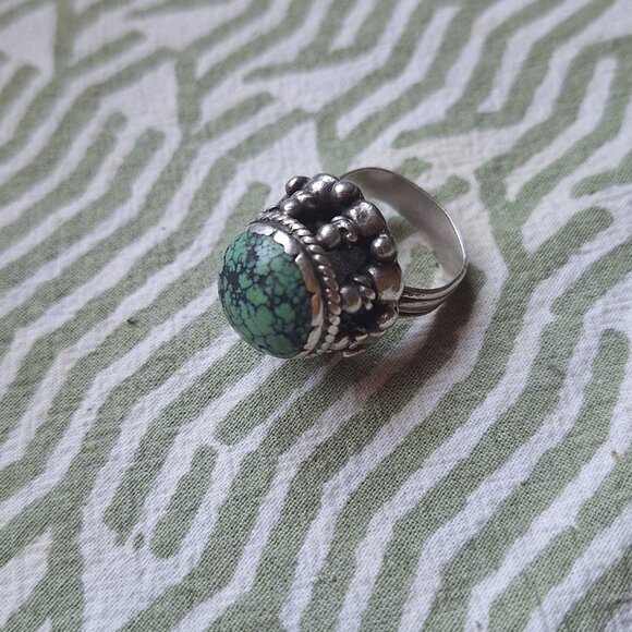 Silver and turqoise ethnic ring - Picture 2 of 11
